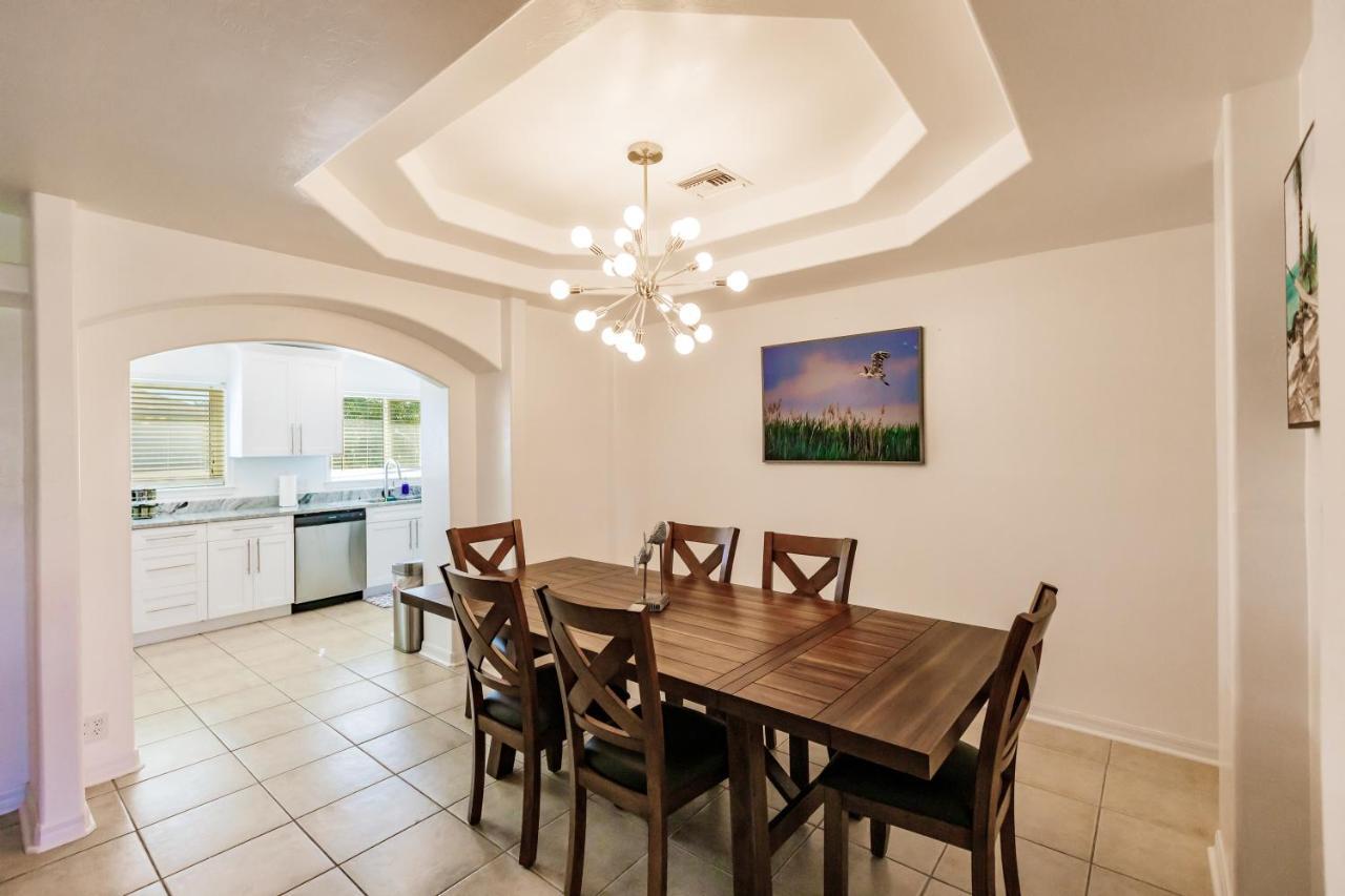 New! Dock Canal Family Home W/Pool & Gulf Access! North Fort Myers Exterior photo