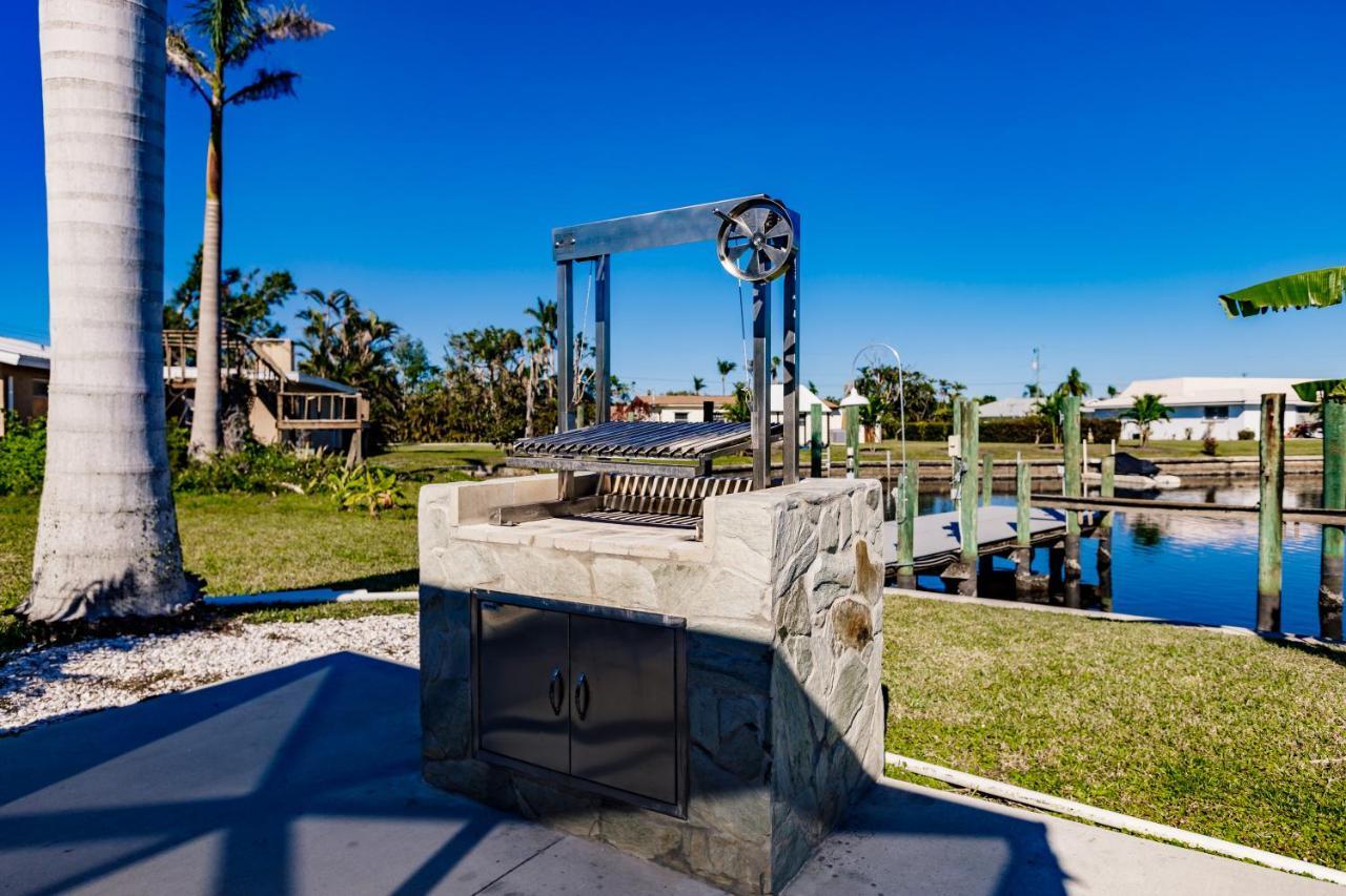 New! Dock Canal Family Home W/Pool & Gulf Access! North Fort Myers Exterior photo