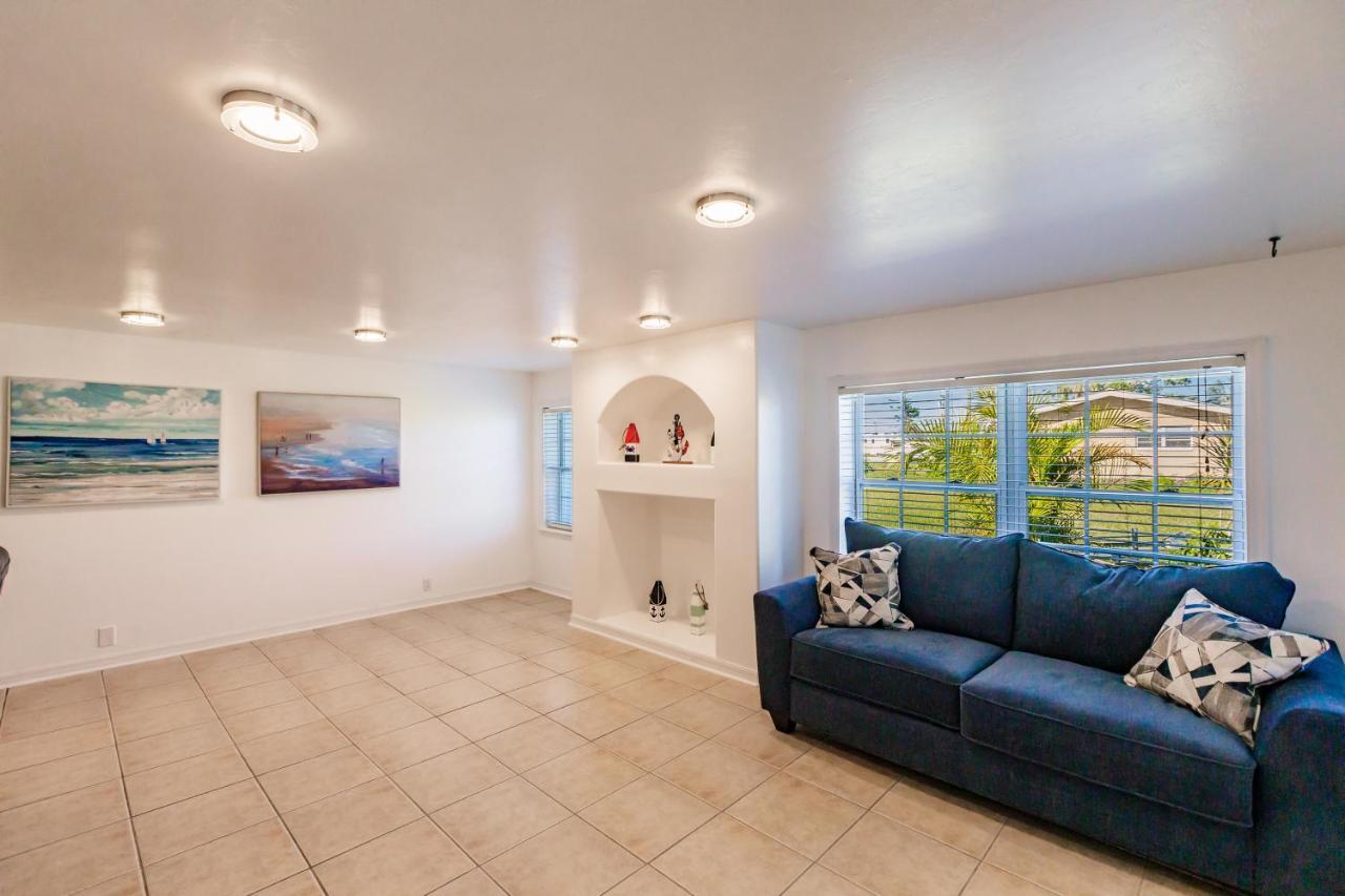 New! Dock Canal Family Home W/Pool & Gulf Access! North Fort Myers Exterior photo
